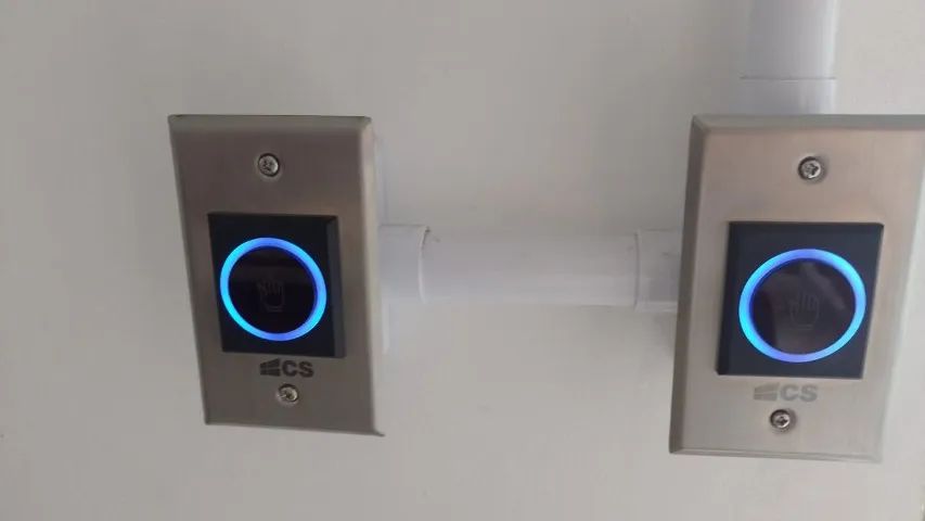 2 JOGOS DE FECHADURA DIGITAL (SENSOR, CONTROLADOR DE ACESSO, FONTE, BATERIA e TAGS)