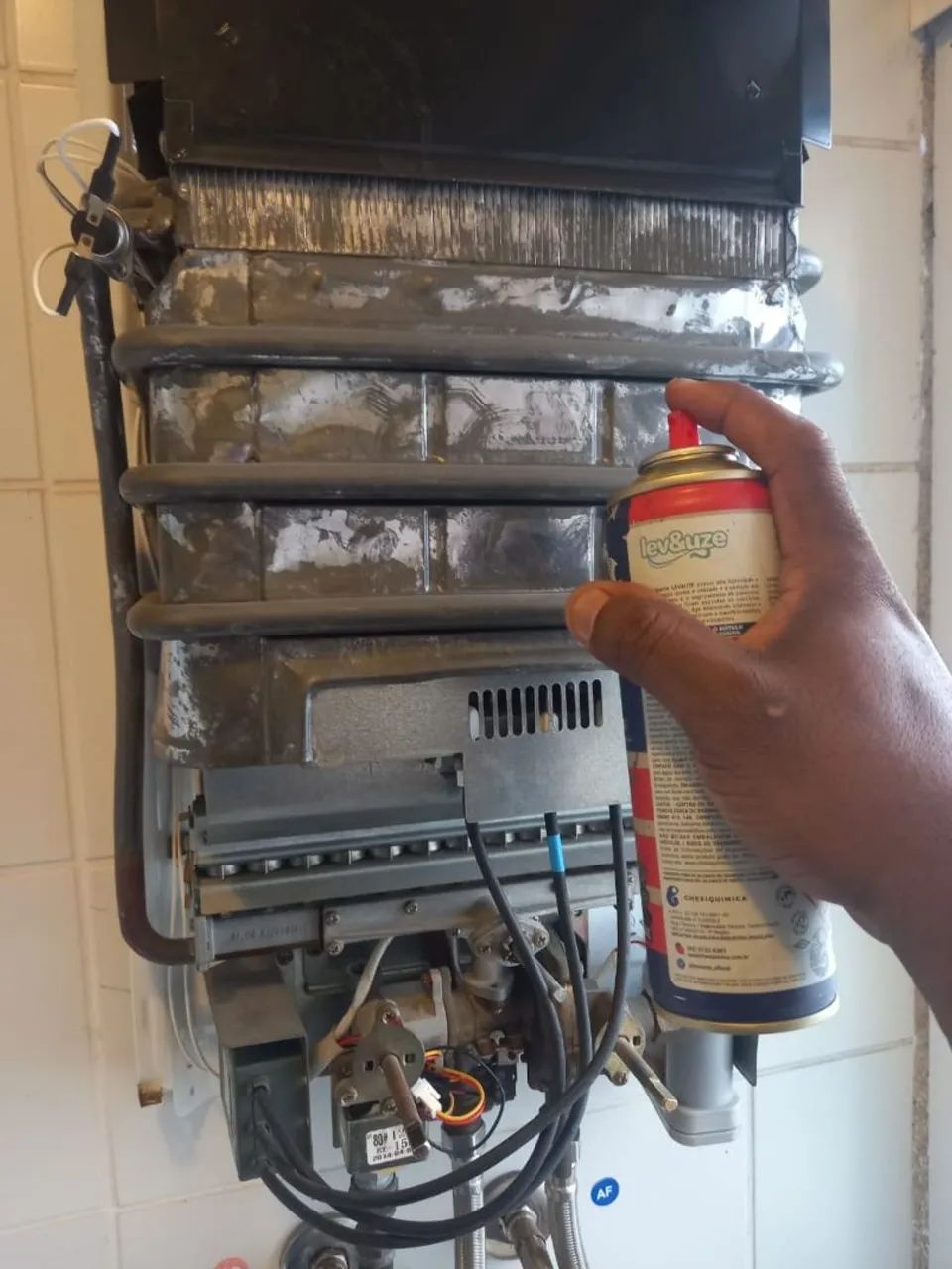 Manutenção em geral do seu aquecedor! - Foto 5