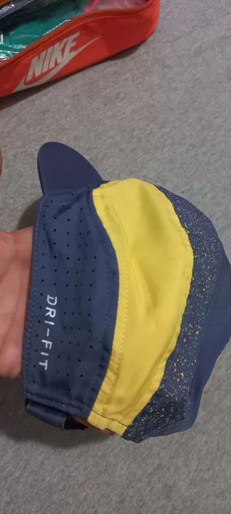 Boné Nike tailwind Azul e Amarelo - Foto 2
