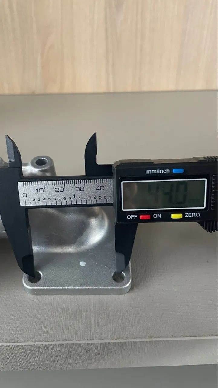Carcaça termostatica bobcat - Foto 4