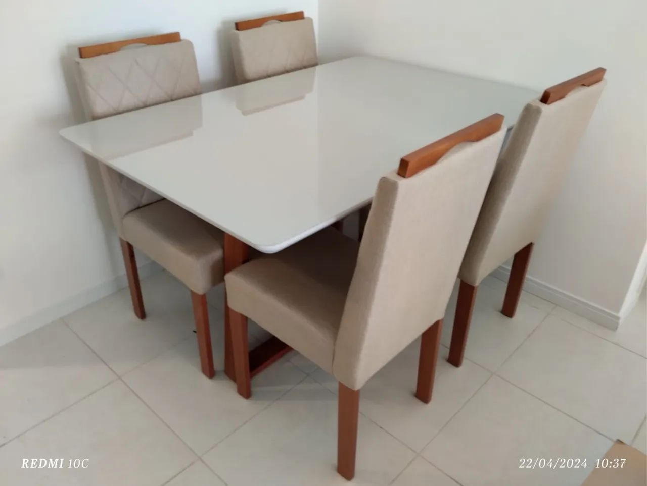 Mesa de jantar resistente de madeira  - Foto 3