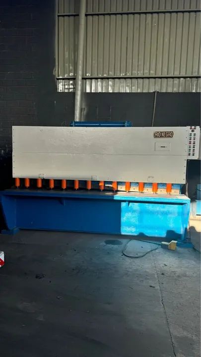 Guilhotina Hidráulica RIO NEGRO Capacidade: 3.000 x 1/2