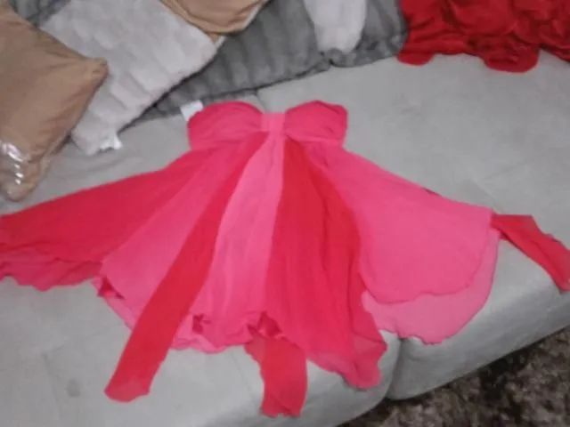 Vestido rosa e vermelho