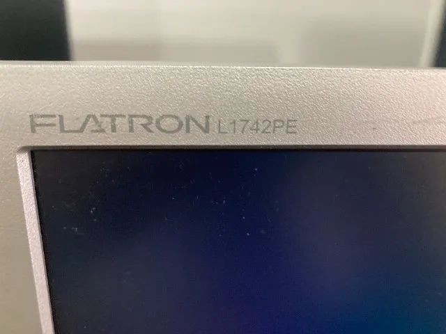 Monitor 17 LG Flatron + base Articulada + Adaptador HDMI - Foto 2