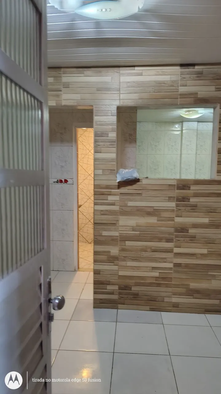 Vende se uma casa