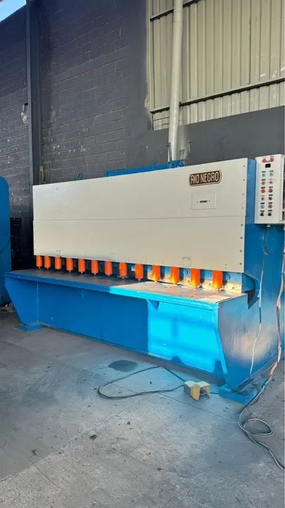 Guilhotina Hidráulica RIO NEGRO Capacidade: 3.000 x 1/2 - Foto 4