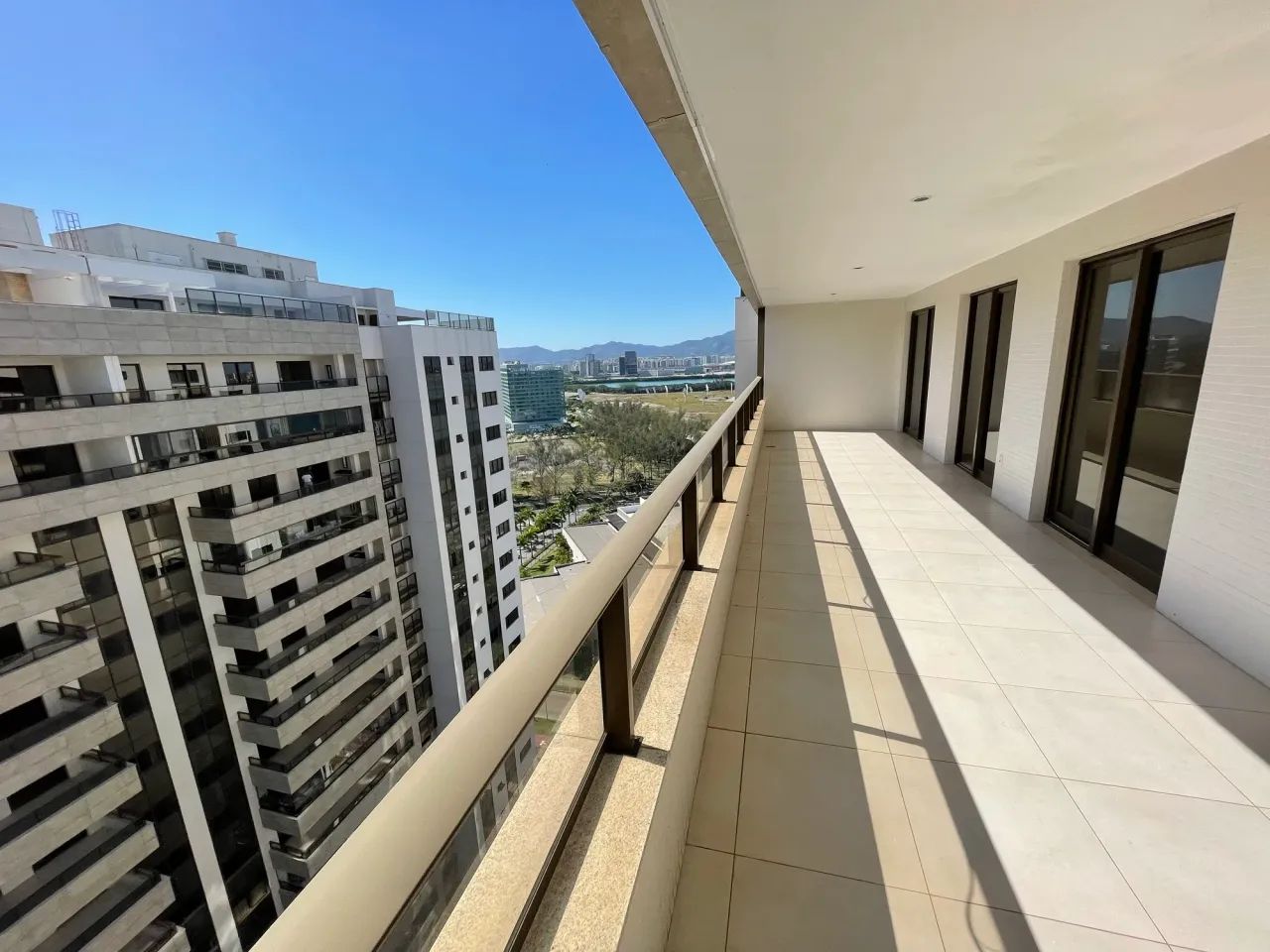 Duplex para venda possui 283 metros quadrados com 4 quartos em Barra Olímpica - Ilha Pura  - Foto 11