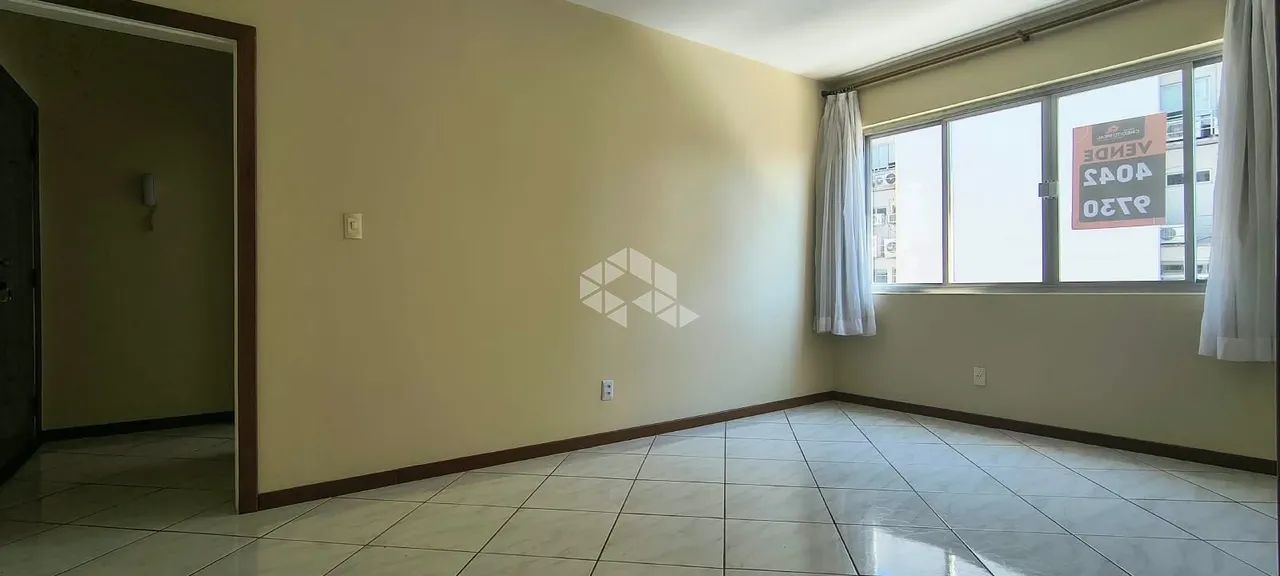 APARTAMENTO Á VENDA SEMIMOBILIADO COM 2 QUARTOS SENDO 1 SUÍTE NO CENTRO FLORIANÓPOLIS - Foto 3
