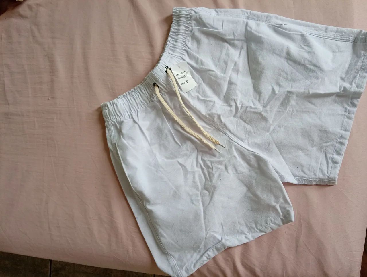 Short branco de linho