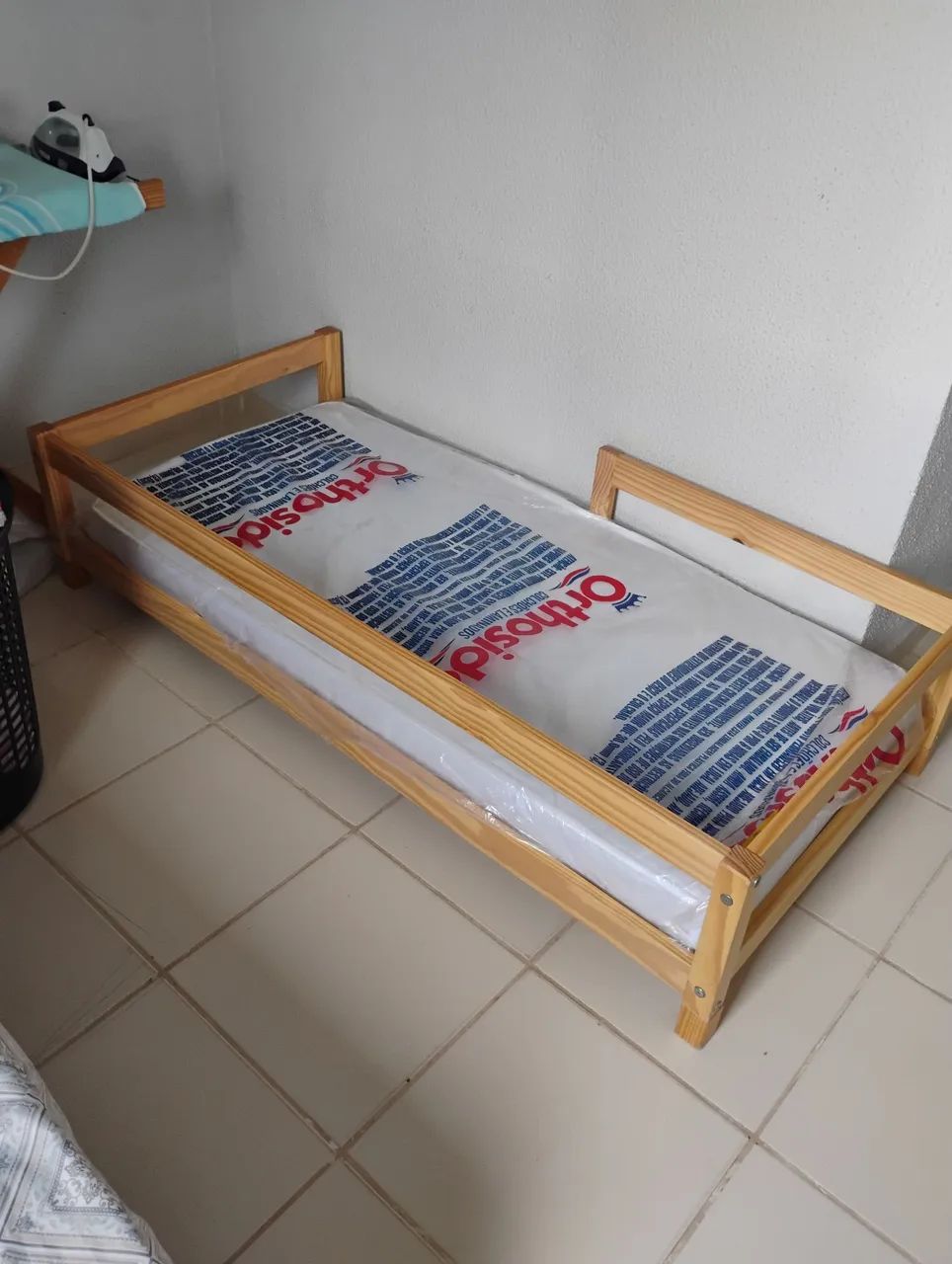 Cama infantil com colchão 