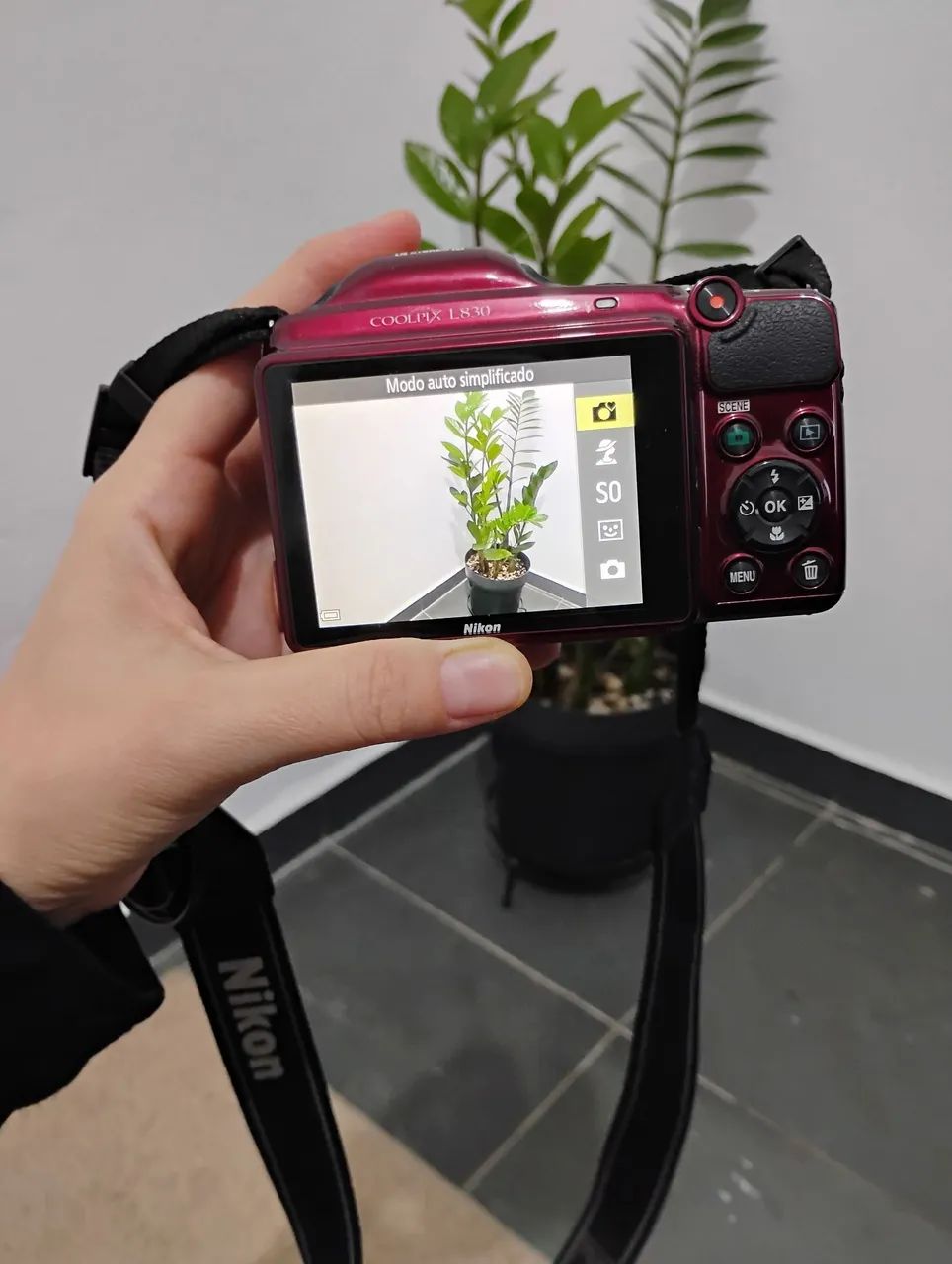 Nikon Coolpix L830 Vermelha - Zoom 34x + Cartão de Memória