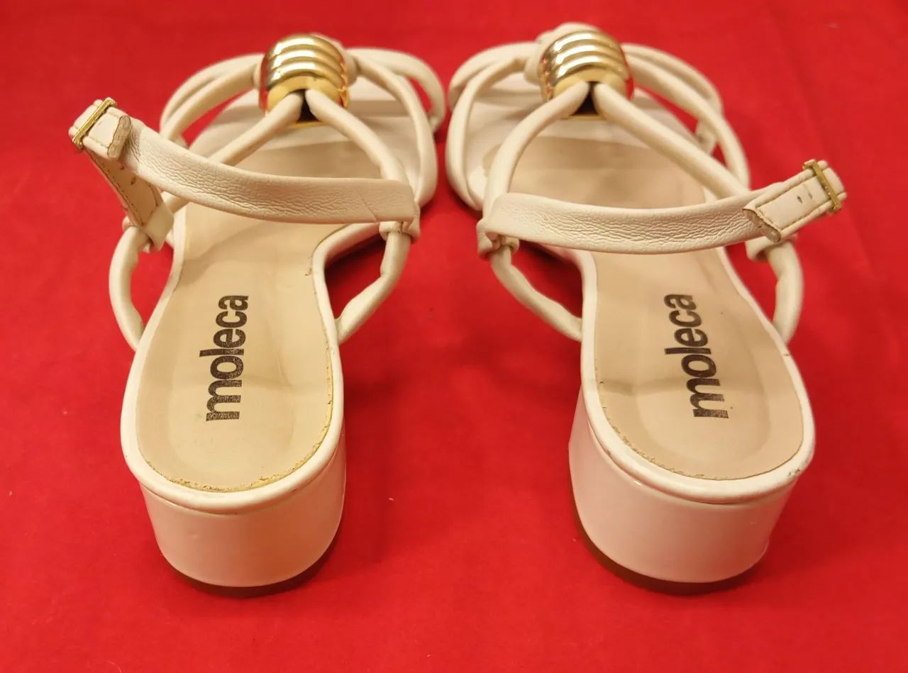 Sandália Moleca Off-White com Detalhe Dourado - Tam 34 - Foto 3