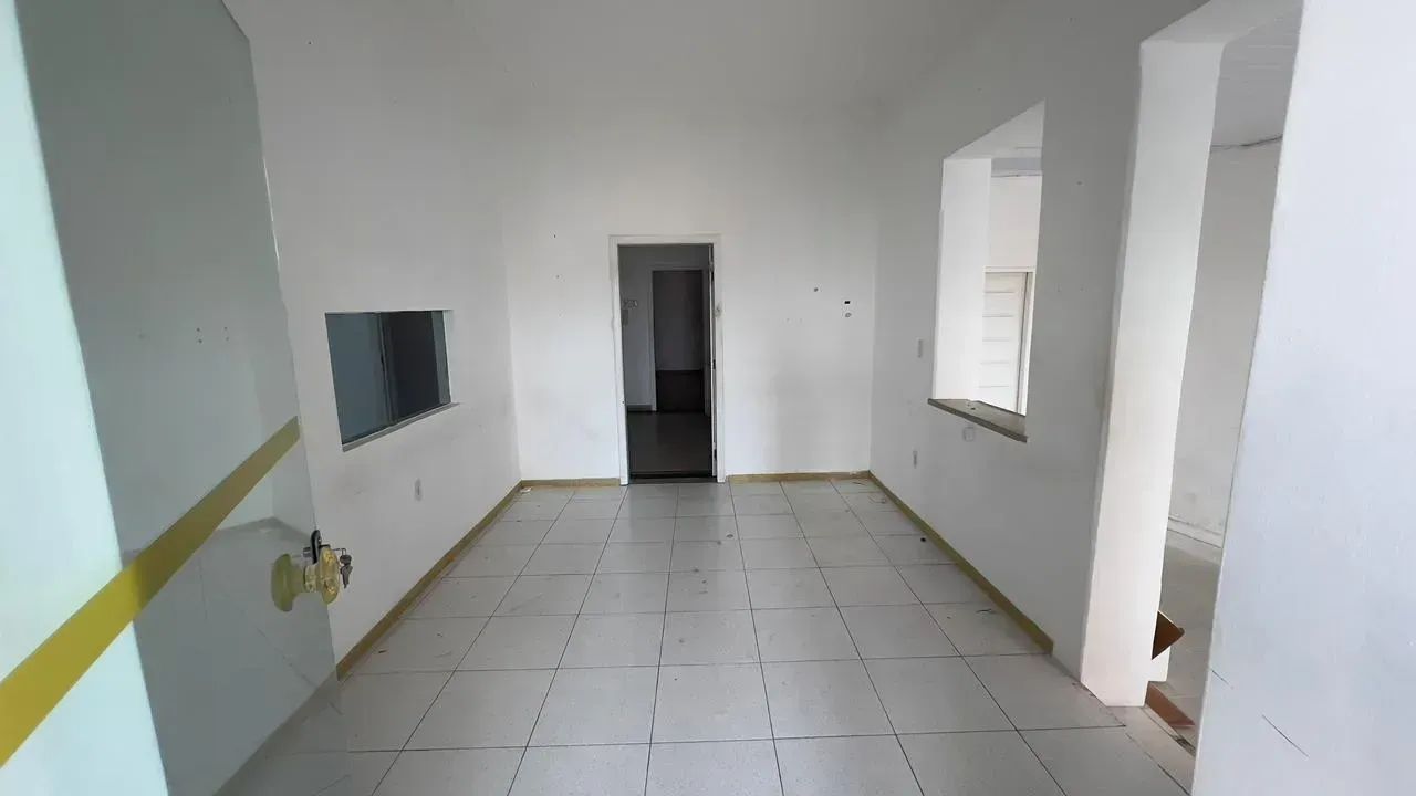 Vendemos Casa com 10 salas/quartos no Tororó - Foto 2