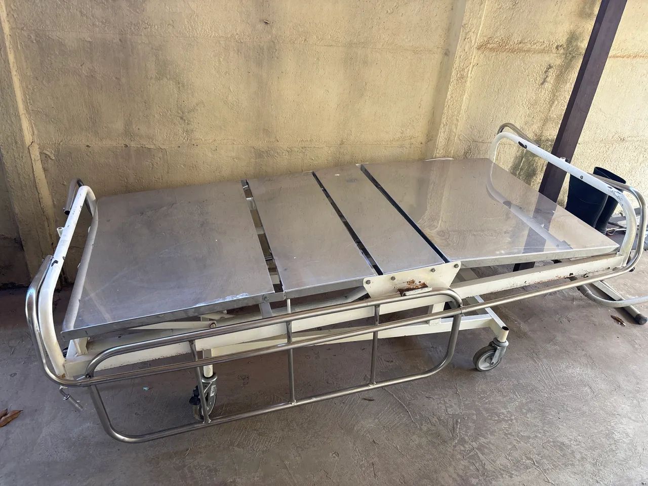 Cama Hospitalar (manivela) - Foto 2