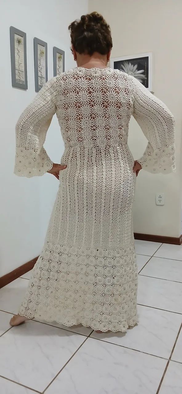 Vendo vestido longo de crochê feito à mão - Foto 2