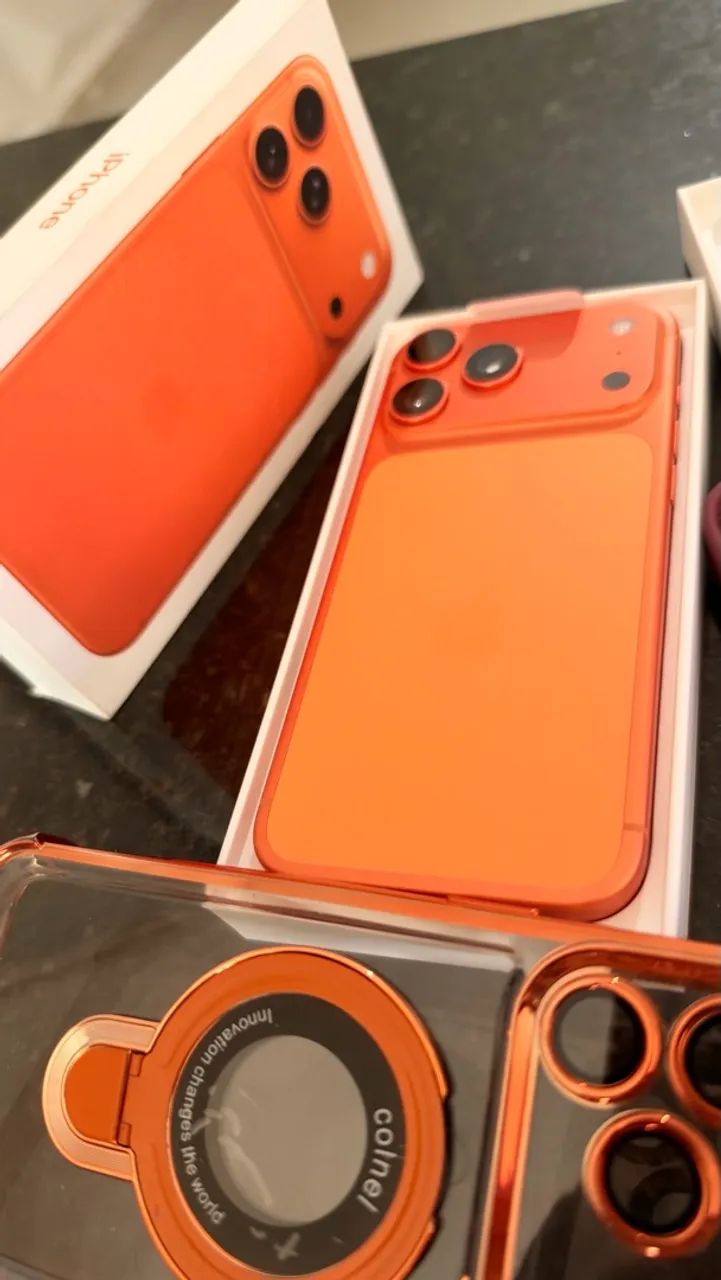 iPhone 17 Pro Max 256 GB na cor laranja