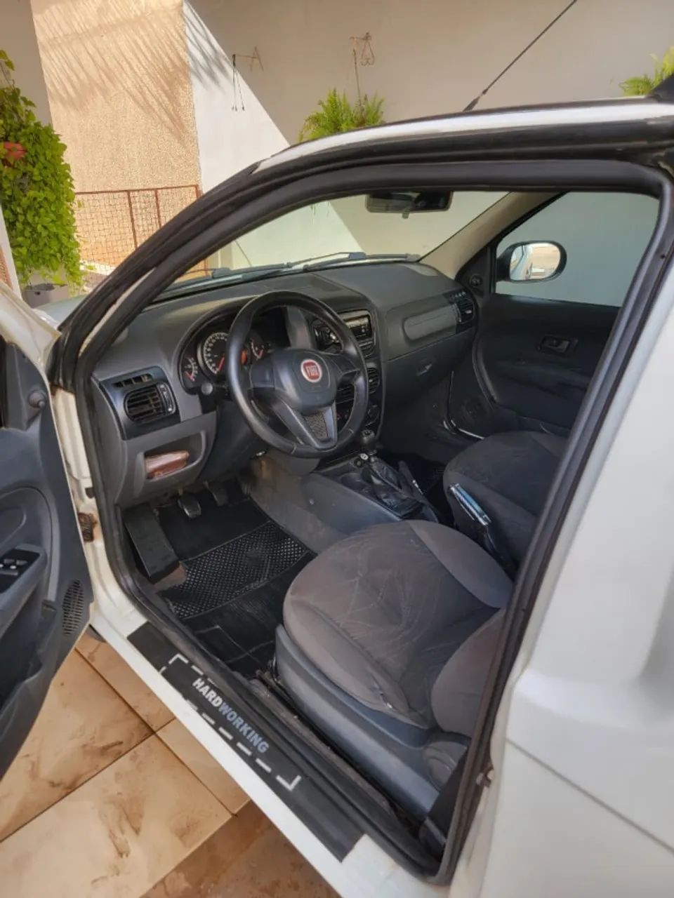 Fiat Strada Working Hard 1.4 Fire Flex 8V CS 2017 - Foto 5
