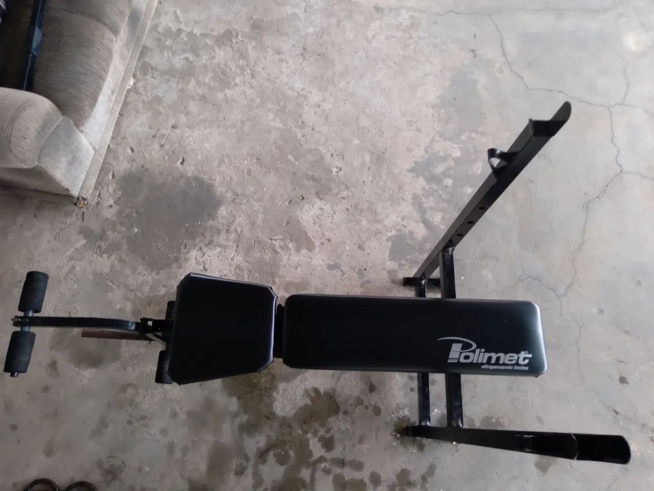 Mesa de suíno reto/inclinado, com cadeira extensor,/flexora + pesos, halteres e presilhas