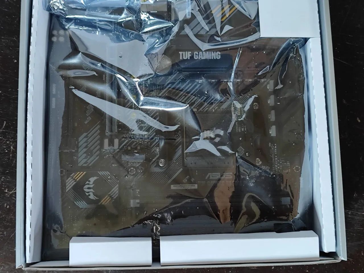 Placa mãe Asus tuf b550m plus - Foto 4