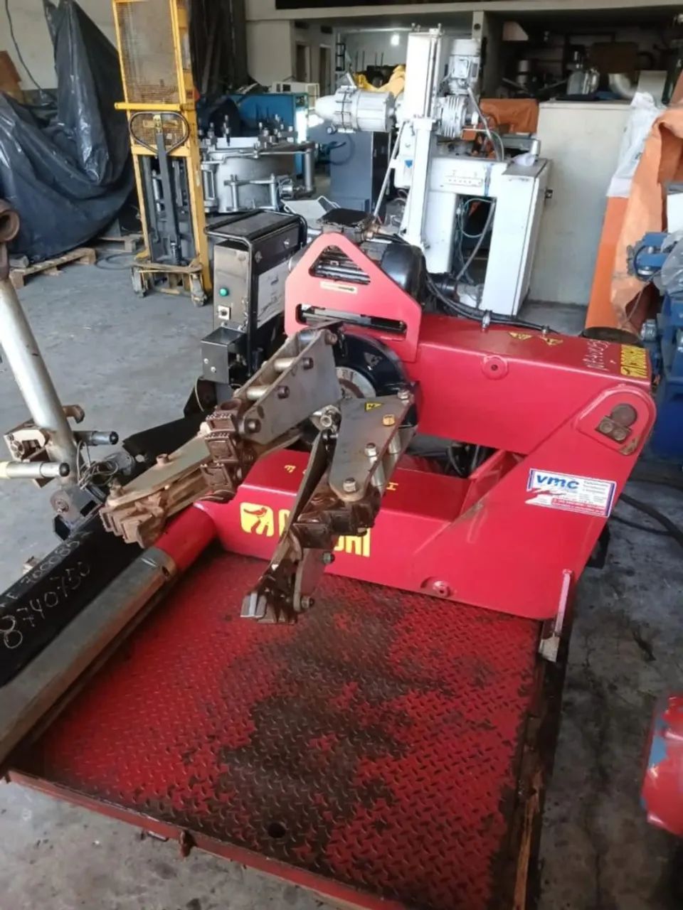 Máquina para desmontar pneus Corchi até 58 polegadas  - Foto 2