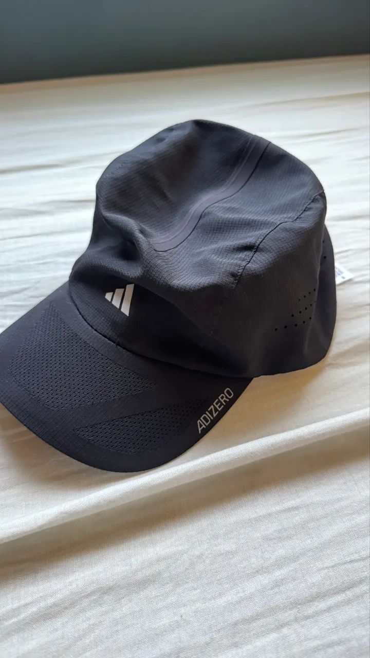 Boné Adizero novo