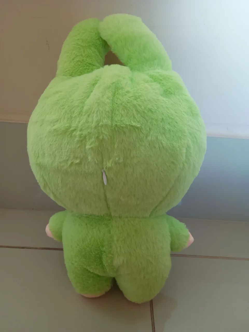Boneco de pelúcia labubu verde 34cm - Foto 2