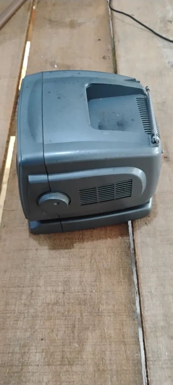 Tv 5 polegadas preto e branco funcionando sem fonte - Foto 2