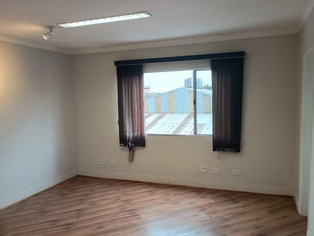Sala comercial na Avenida Santa Catarina, 2233 - sala 7  28 m²