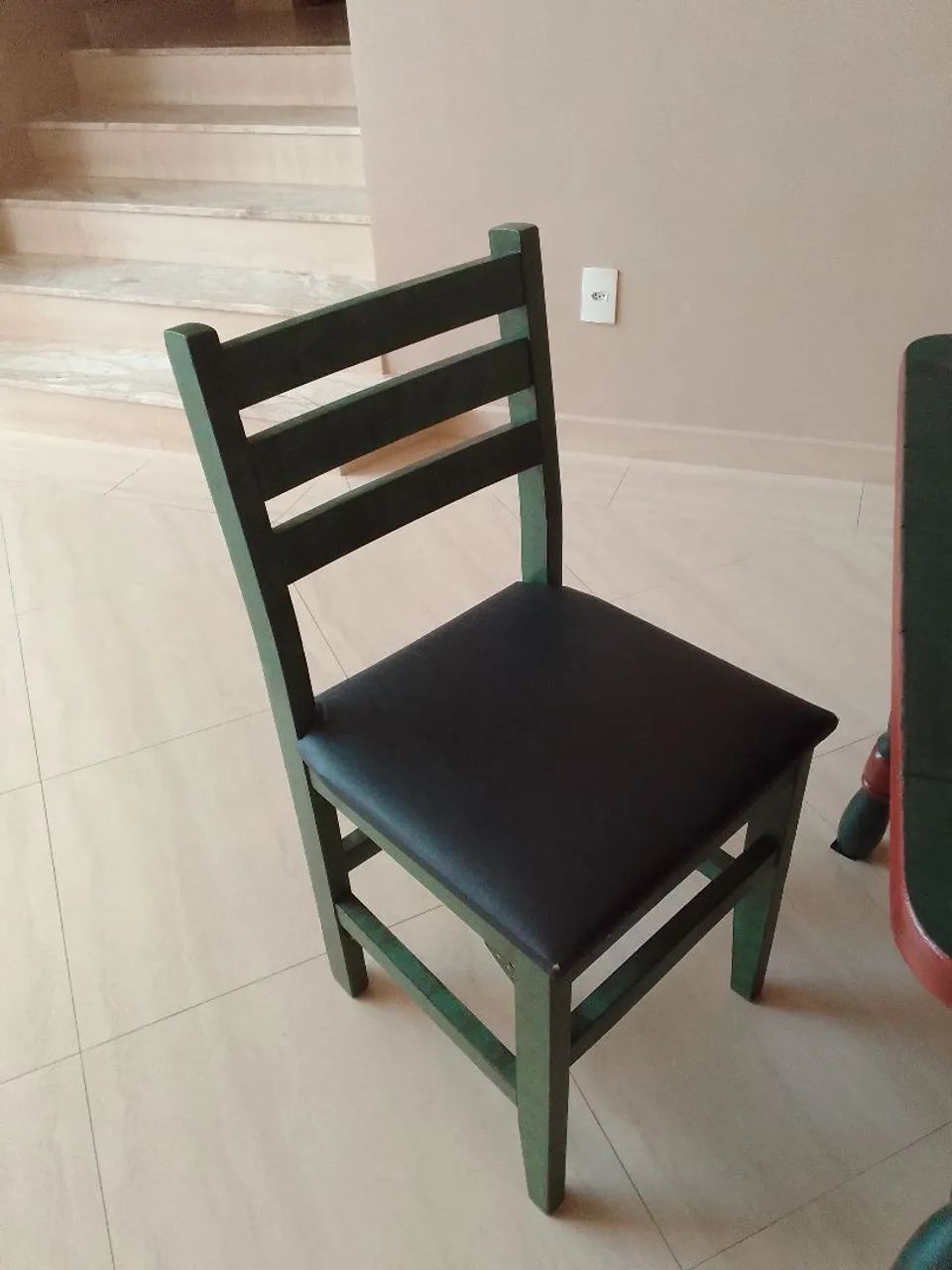 Mesa jantar colonial com 4 cadeiras conservadas - Foto 2