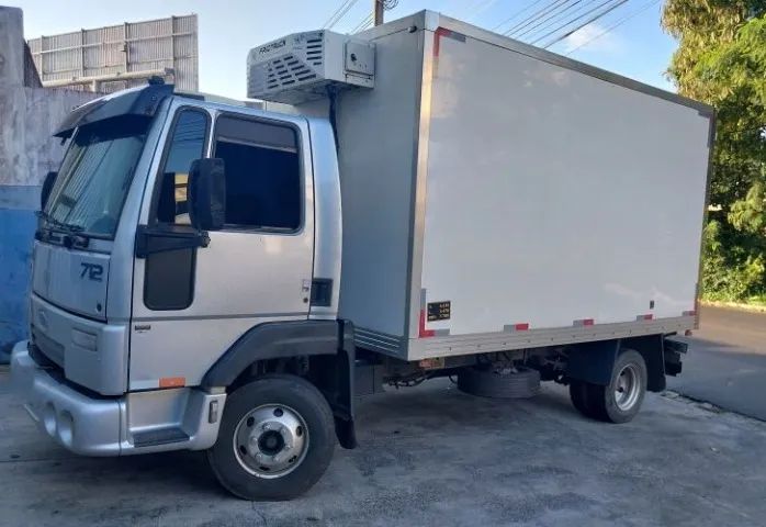 Ford Cargo 712  2012 Bau Refrigerado - Foto 2