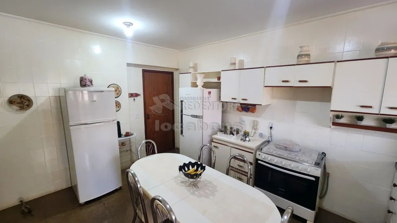 Centro / Edifício José Signorini - Apartamento com 03 dormitórios com armários e ar condic - Foto 2
