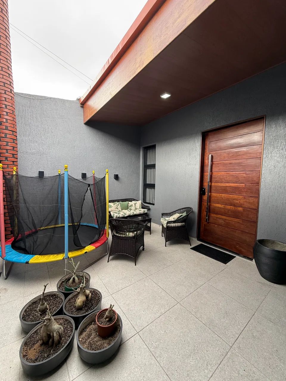 Casa com 3/4, sendo 2 suites e uma com closet