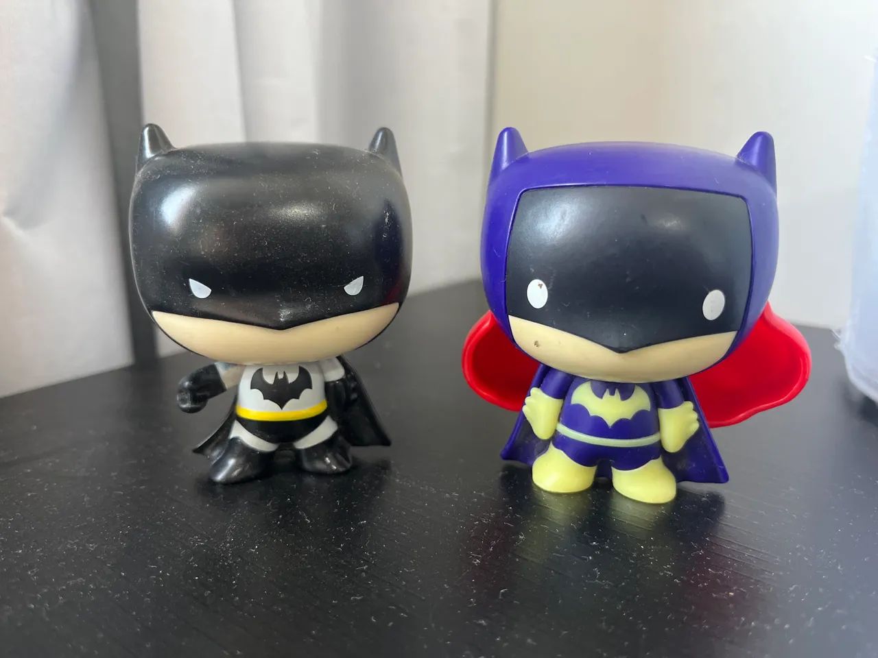 Bonecos Batman e Batwoman