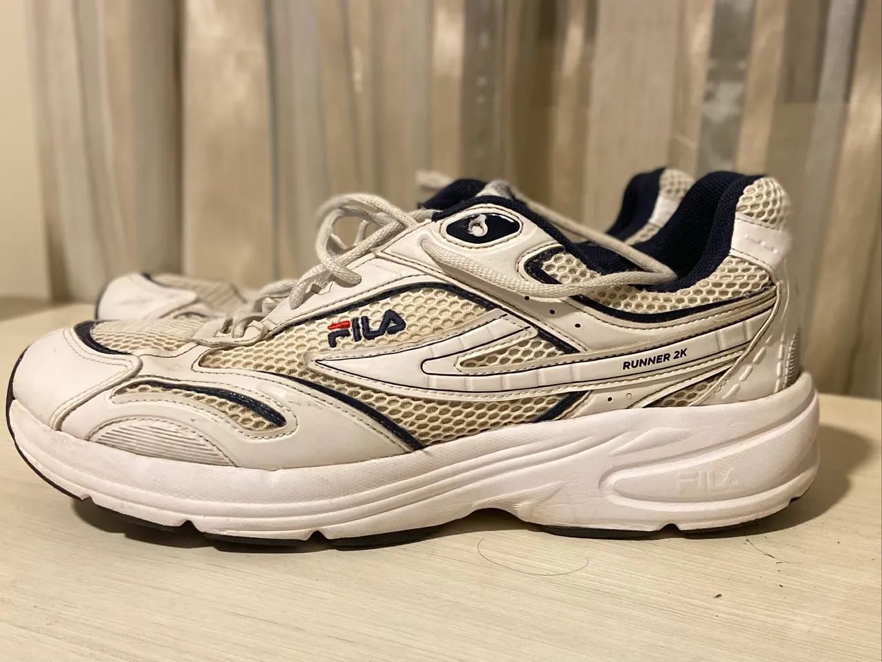 tênis fila, branco e azul marinho.  - Foto 4