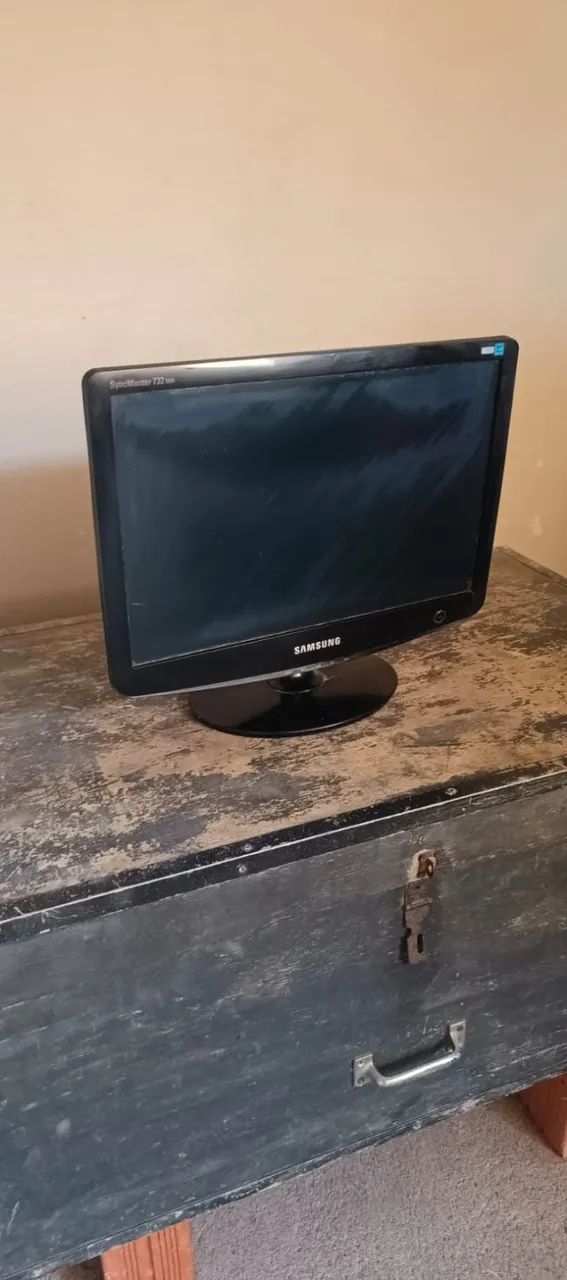 Lote de 4 Monitores para Peças / Sucata / Sem Teste - Foto 3