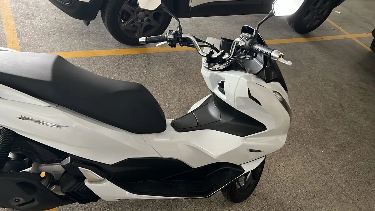 Vendo Pcx muito nova  - Foto 2
