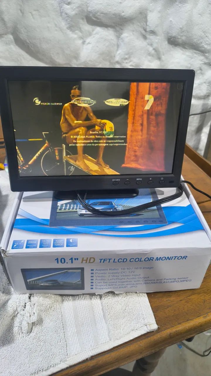 Monitor 12v com acessórios.