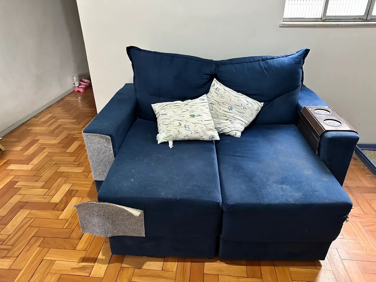 Vendo sofá dois lugares - Foto 4