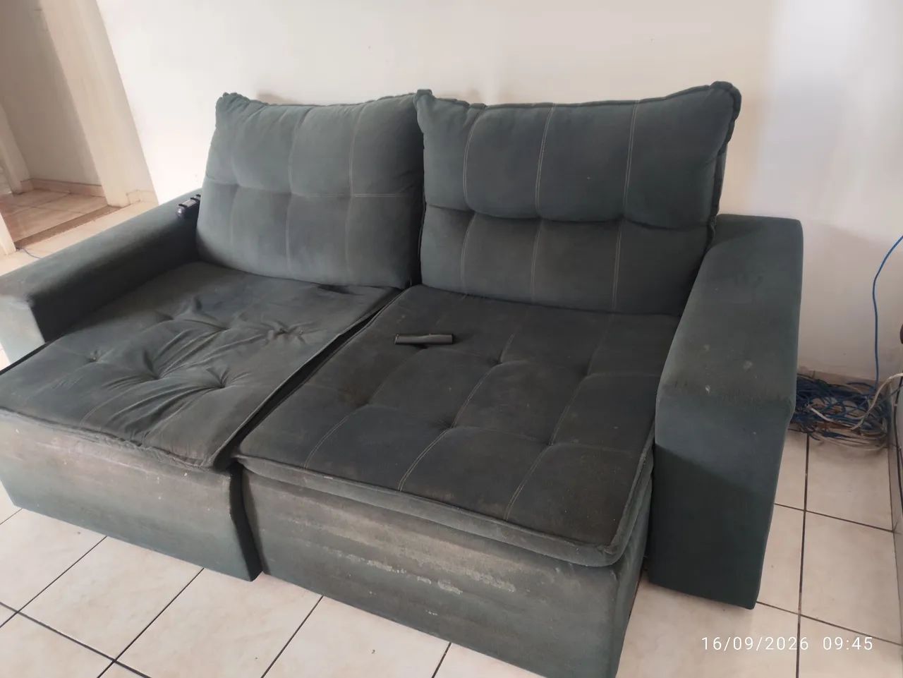 SOFÁ RETRÁTIL USADO 