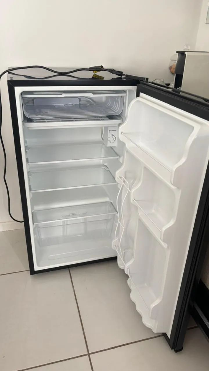 Frigobar 93 Litros Black Midea - Foto 2