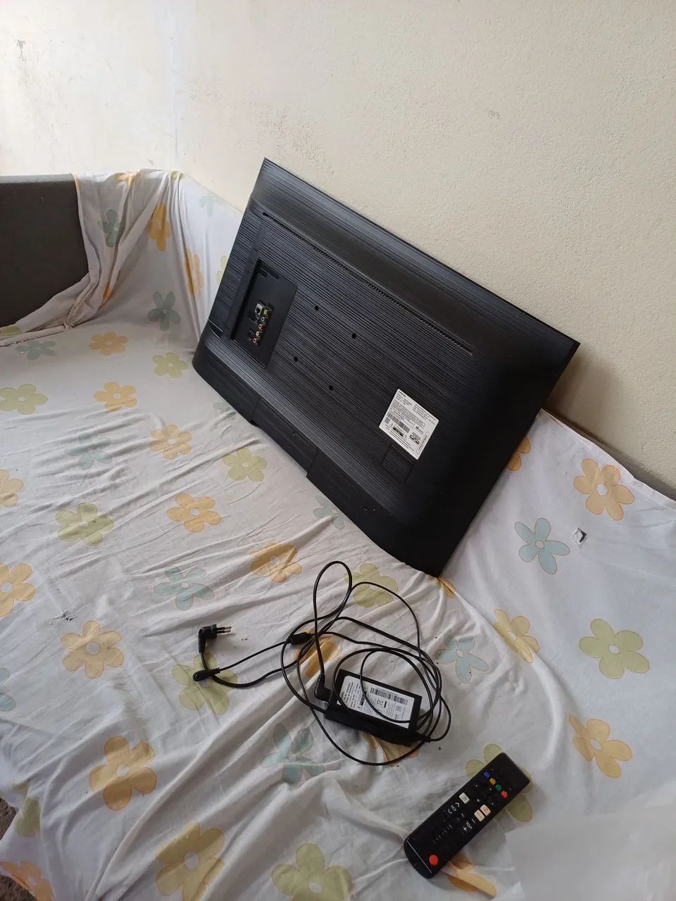 TV 32polegadas seme nova... - Foto 4