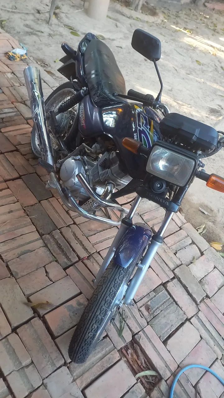 Titan  - Foto 2