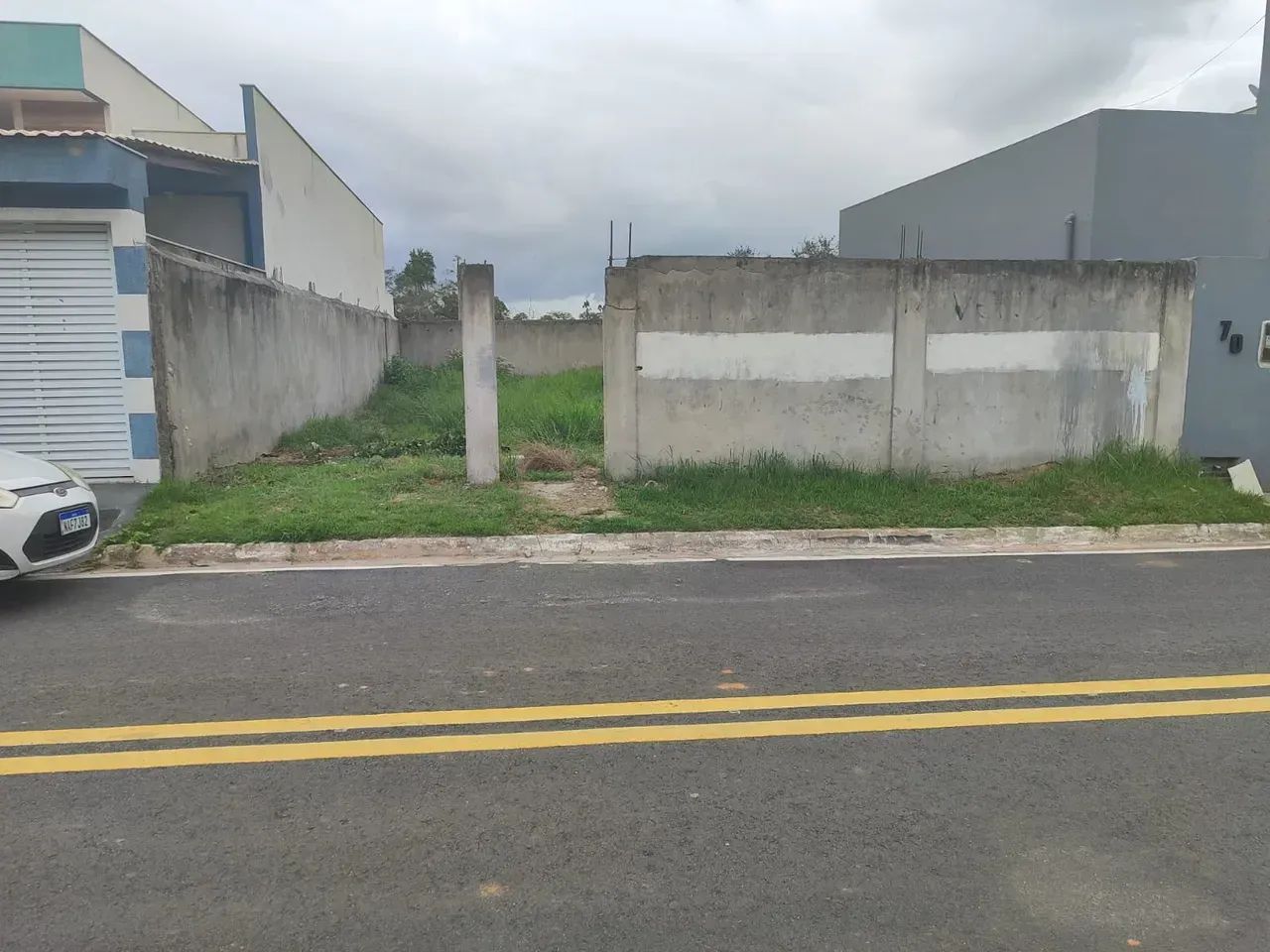 Terreno no Verdes Mares todo murado