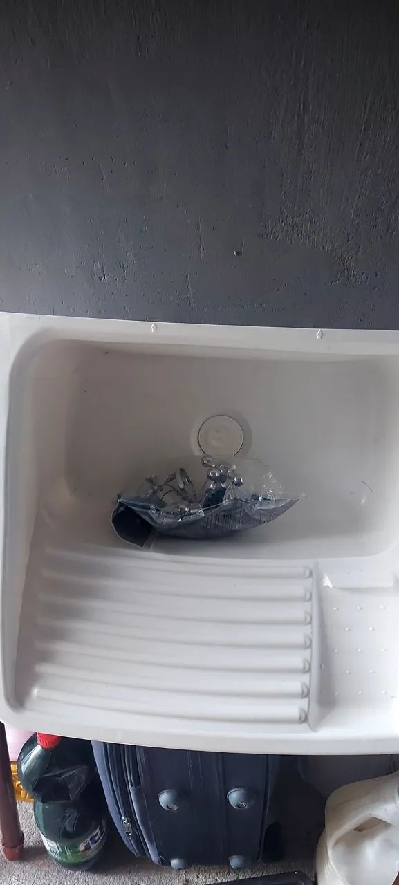 Laundry Tub Kit with Faucet
