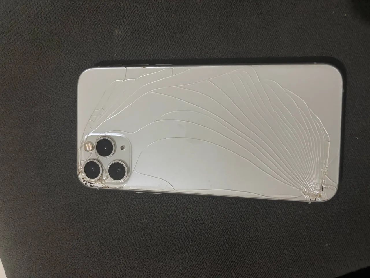 iPhone 11 Pro 64g - Foto 2
