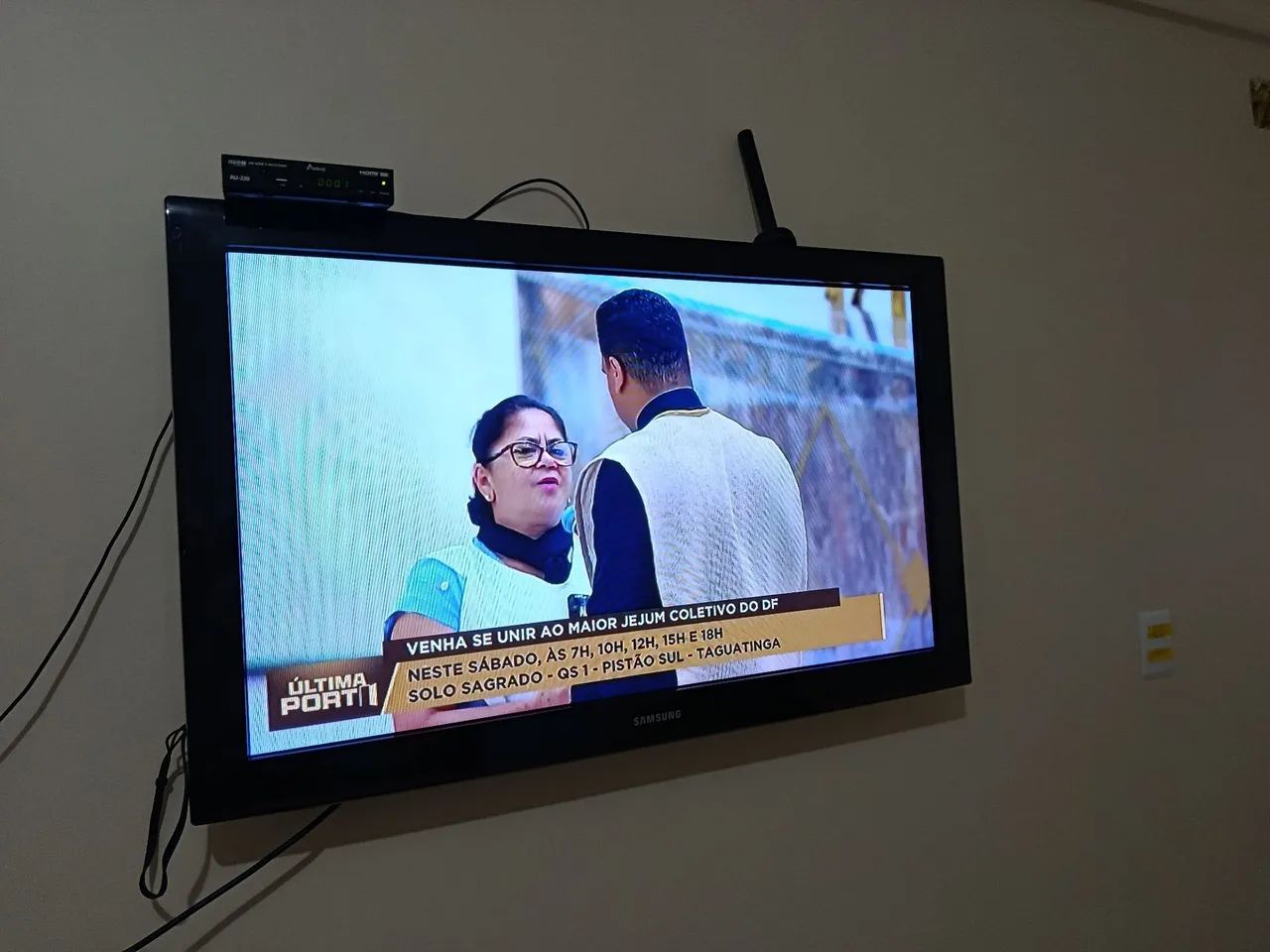 TV 66 POLEGADA, FONCINADO PERFEITA MENTEM! MOTIVO DA VENDA MUDANDO  DE ESTADO!