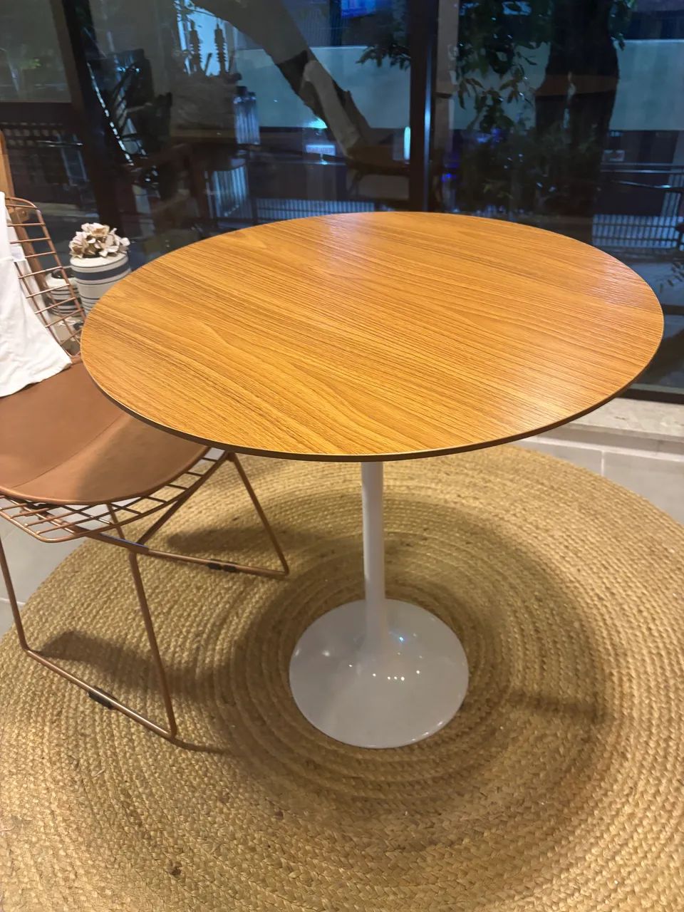 Mesa de jantar modelo Saarinen