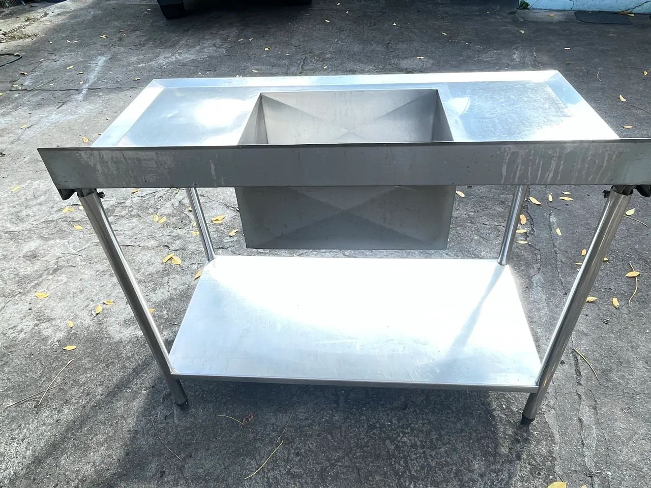 Pia industrial com cuba inox