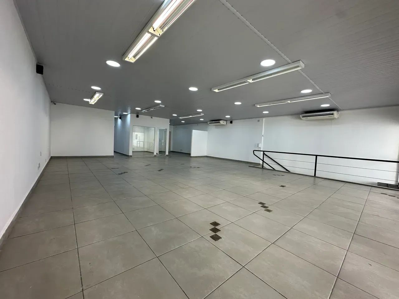Connjunto comercial 220m2 lindo com ar condicionado na Lapa - Foto 2