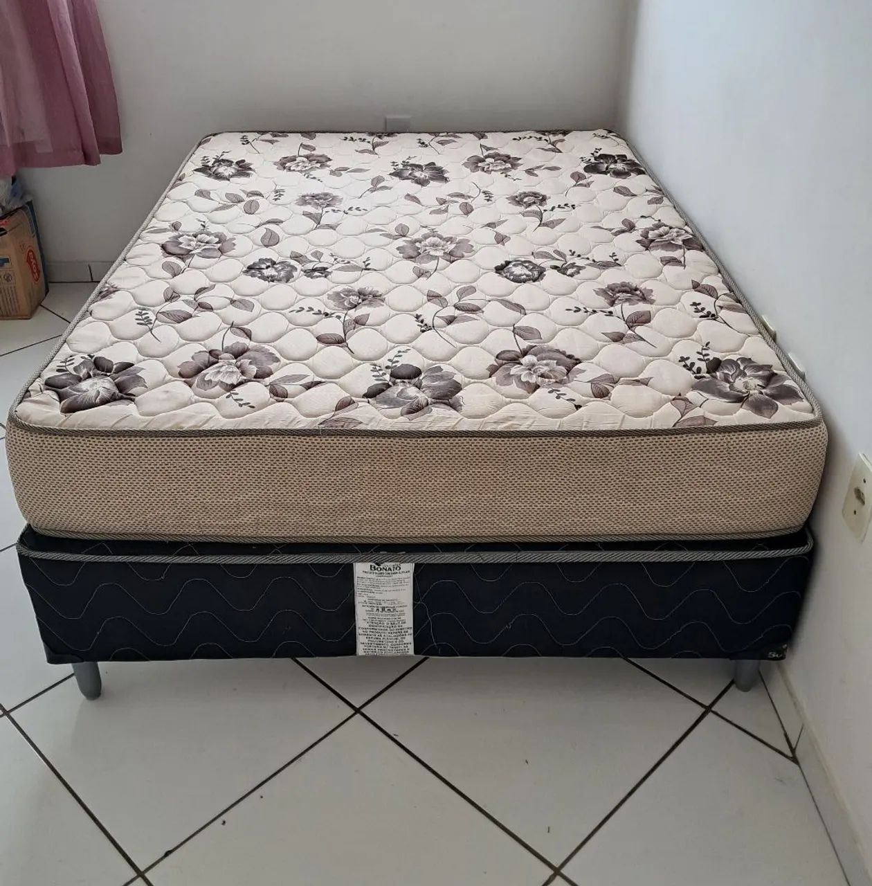 Cama em ótimo estado 